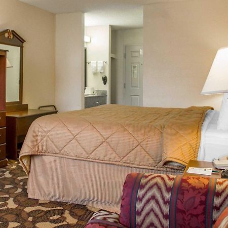 Quality Inn Broken Arrow - Tulsa Buitenkant foto