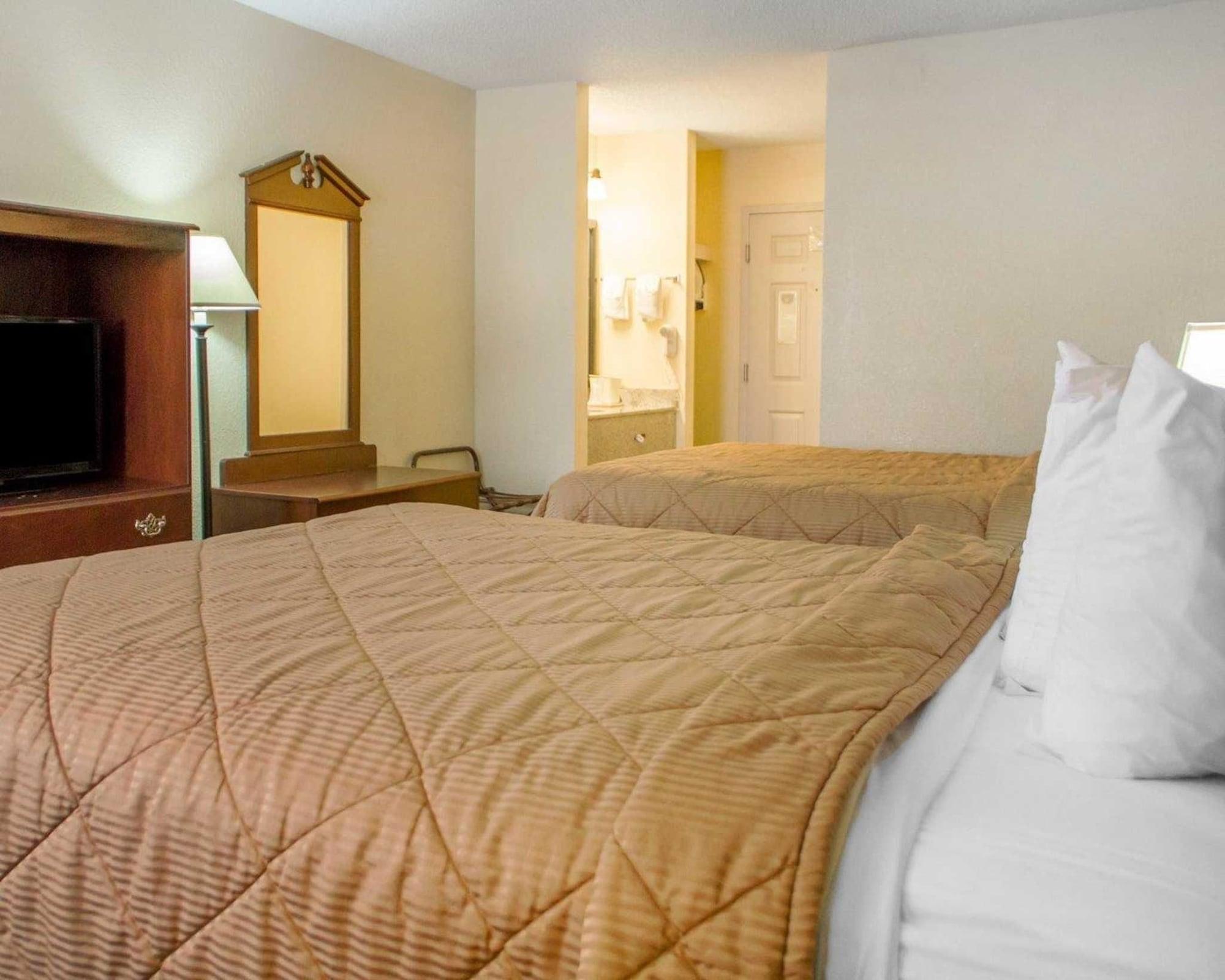 Quality Inn Broken Arrow - Tulsa Buitenkant foto